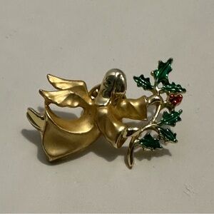 Vintage GiGi Giusti Gold Toned Christmas Angel With Holly Branch Lapel Pin